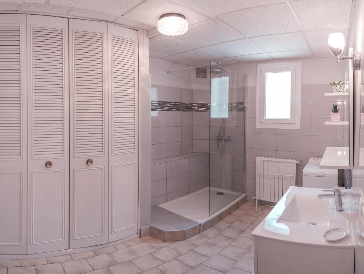 Meuble Tourisme 4*, Les Pieds Dans L'Eau, Villa Las Palmeras 拉隆德莱丝莫里斯 外观 照片